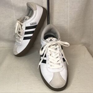 ADIDAS VL Court 3.0 Sneakers Sz7 “White Black Gum” Reg $141 minimal used.